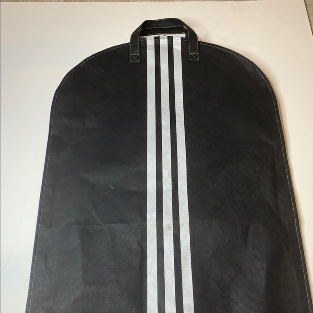NBA Revolution 30 Garmet Bag - Picture 4 of 6